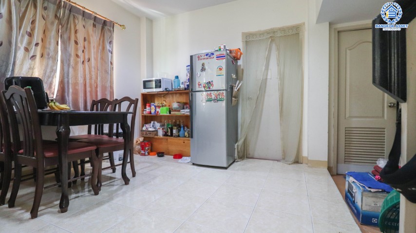 บ้านแฝดมือสองย่านนนทบุรี  ม. บางกอกการ์เด้นท์ บางใหญ่-กาญจนาฯ บนเนื้อที่ 35 ตร.ว.  ฟังก์ครบจัดเต็ม 3 ห้องนอน 3 ห้องน้ำ จอดรถ 2 คัน บ้านสวยมากพร้อมอยู่ บรรยากาศร่มรื่น สงบ  บนทำเลที่ดี เดินทางสะดวก ใกล้เซ็นทรัลเวสต์เกต และทางด่วนศรีรัช  เพียงไม่กี่นาถึงถึง รถไฟฟ้าสถานี "ตลาดบางใหญ่" พร้อมราคาสุดพิเศษ!